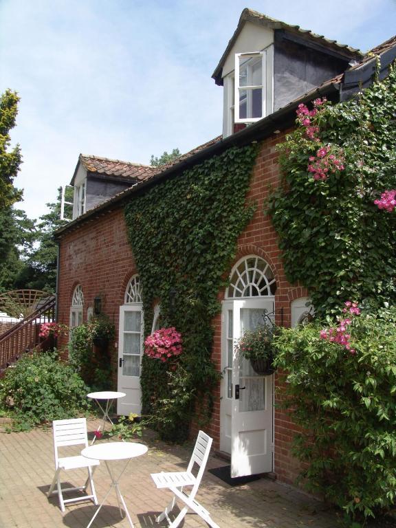 Ravenwood Hall Hotel Bury St. Edmunds Εξωτερικό φωτογραφία